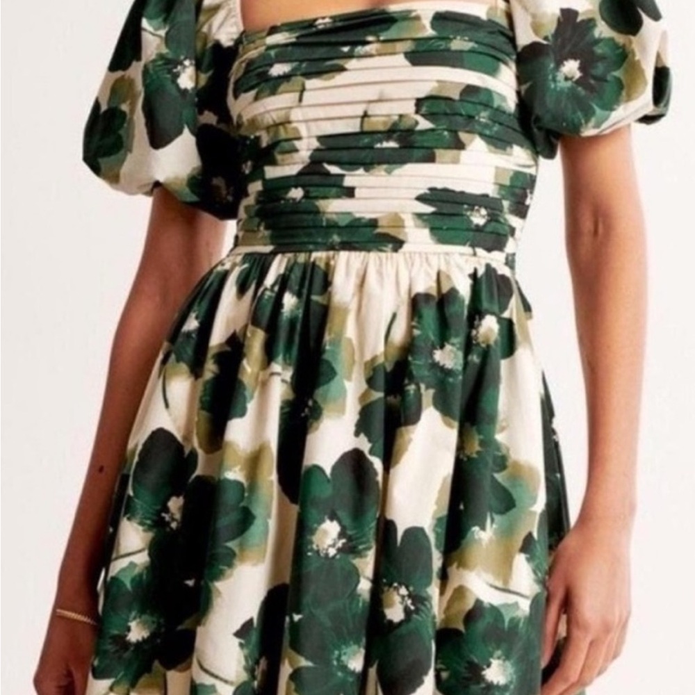 Abercrombie & Fitch Black and Cream Floral Mini Dress